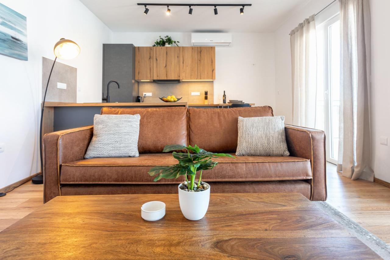 Viskovic Apartment Hvar Town