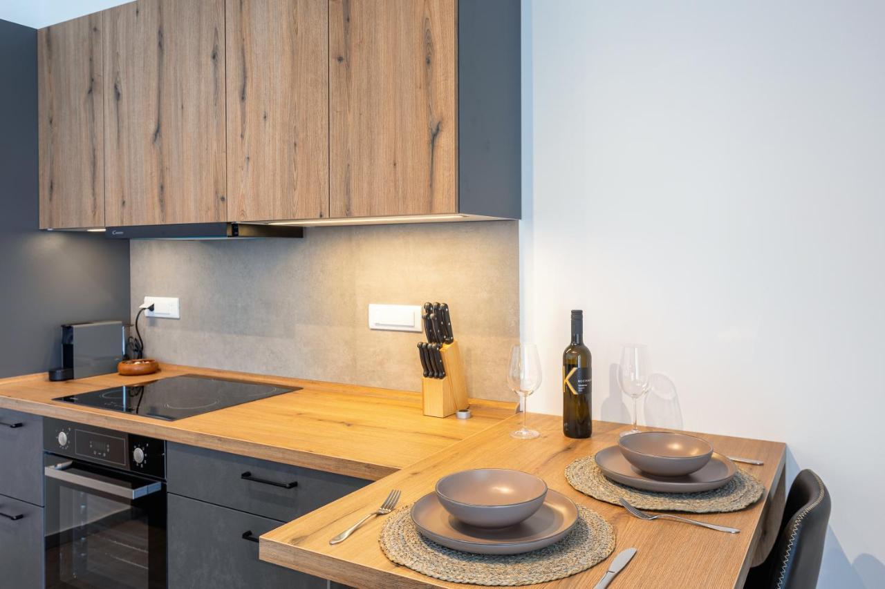 Viskovic Apartment Hvar Town