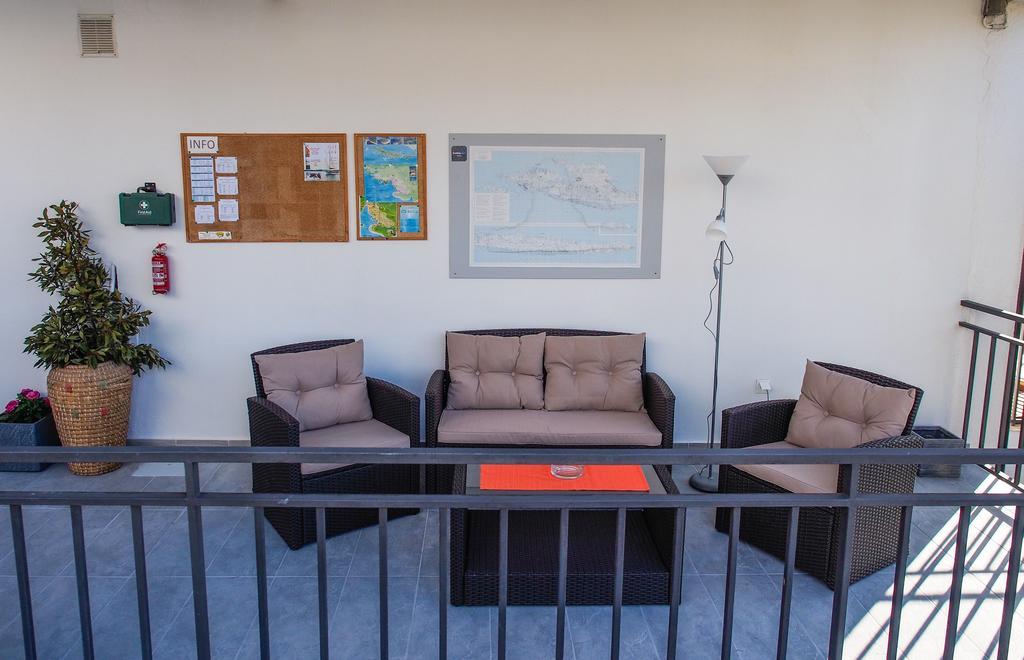 Viskovic Apartment Hvar Town